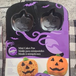 Wilton mini pumpkin cake pan